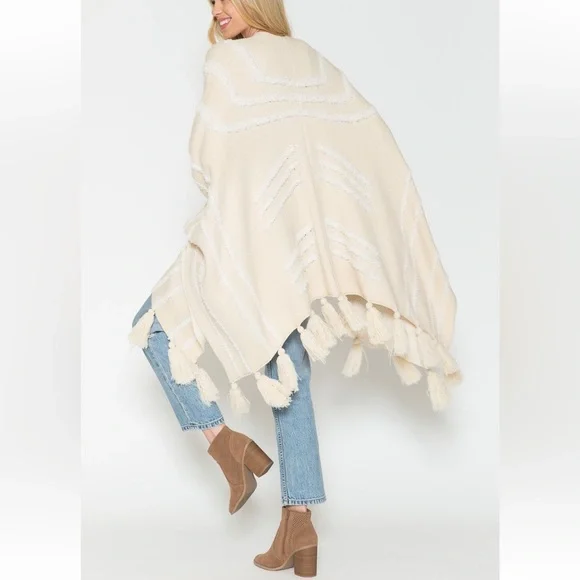 07 Fabulous Boho Sweater Fringe Kimono - Picture 5 of 6